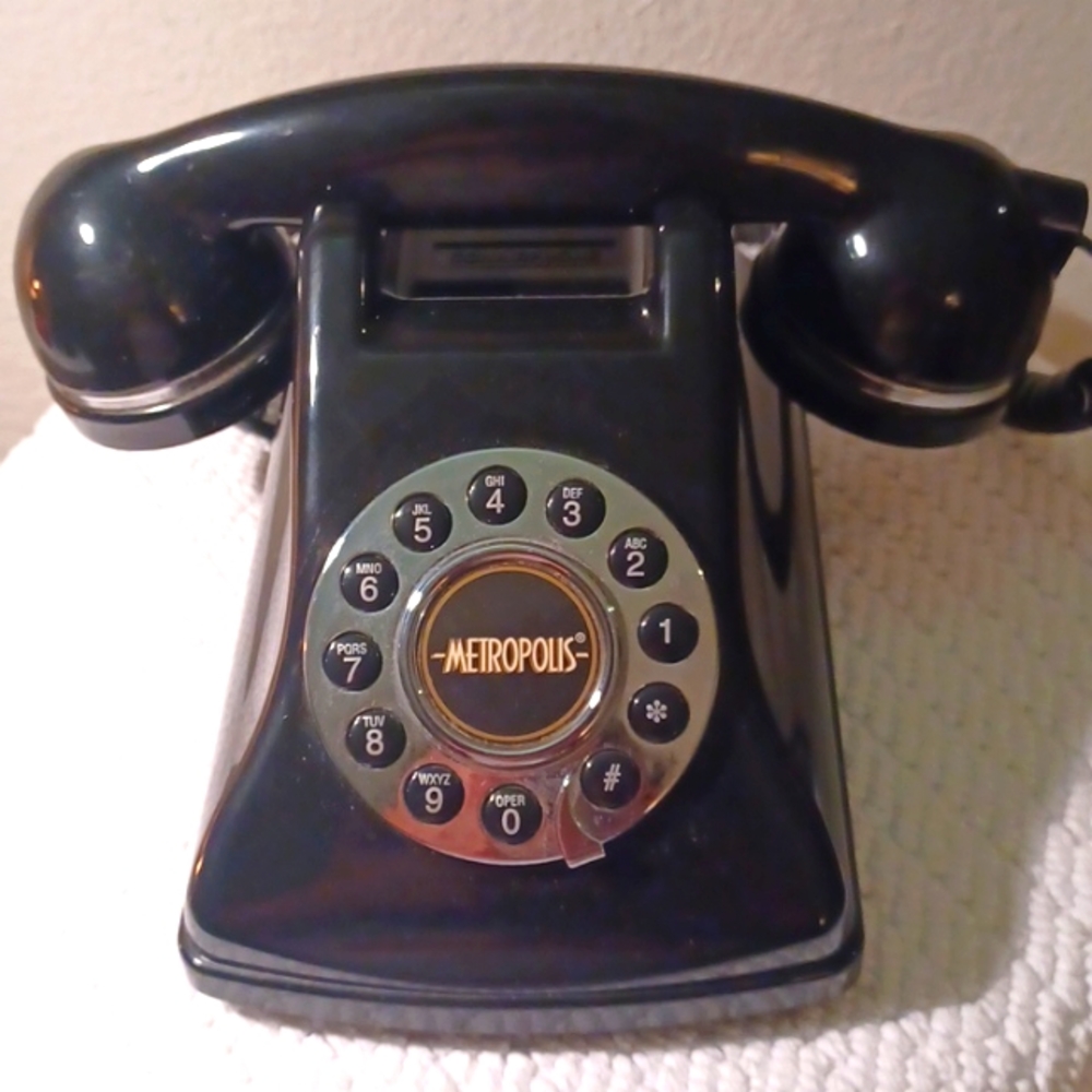 METROPOLIS PHONE BLACK